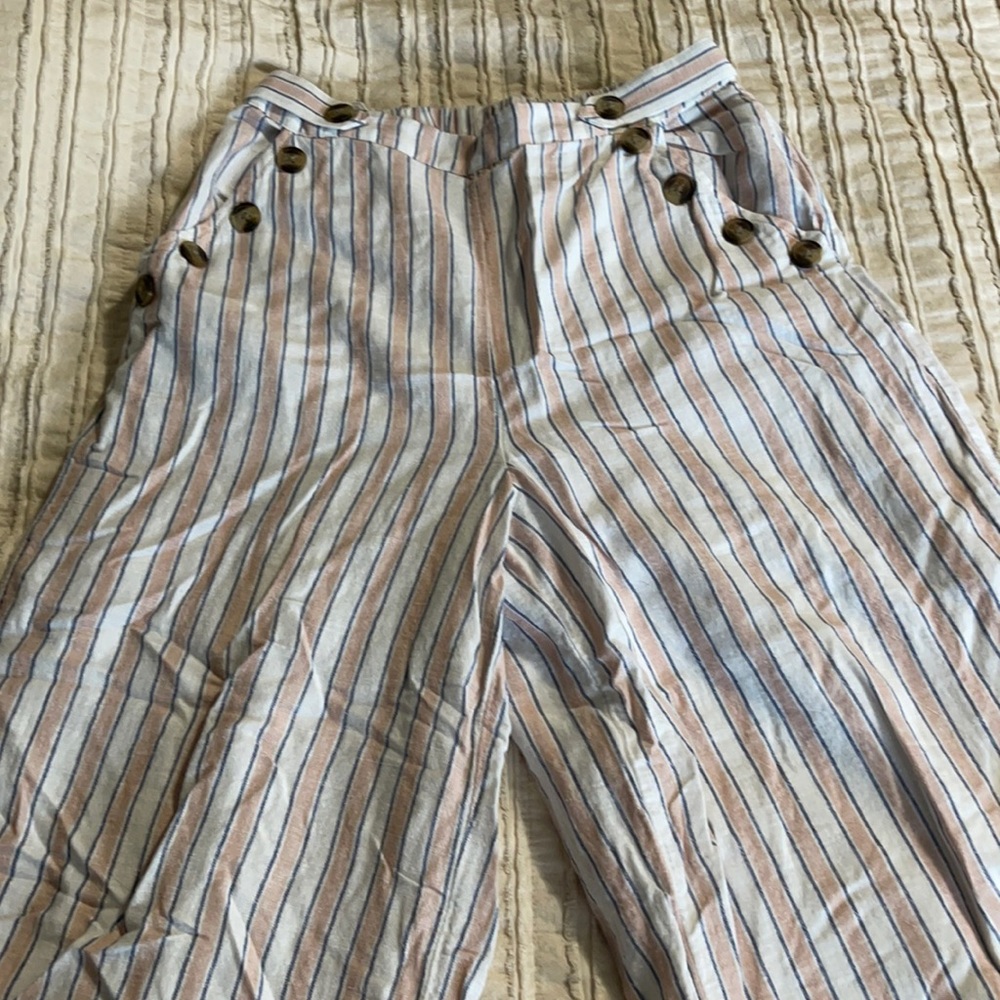 American Eagle Cropped wide leg pants size medium